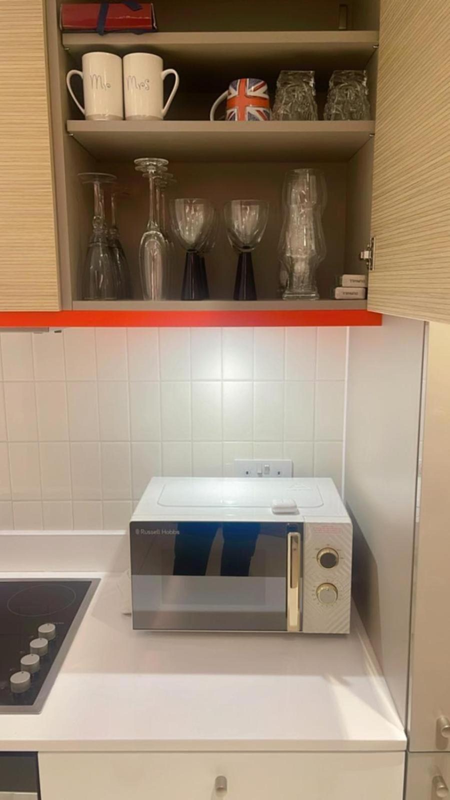 Luxury 1 Bedroom Apartment In Лондон Екстериор снимка